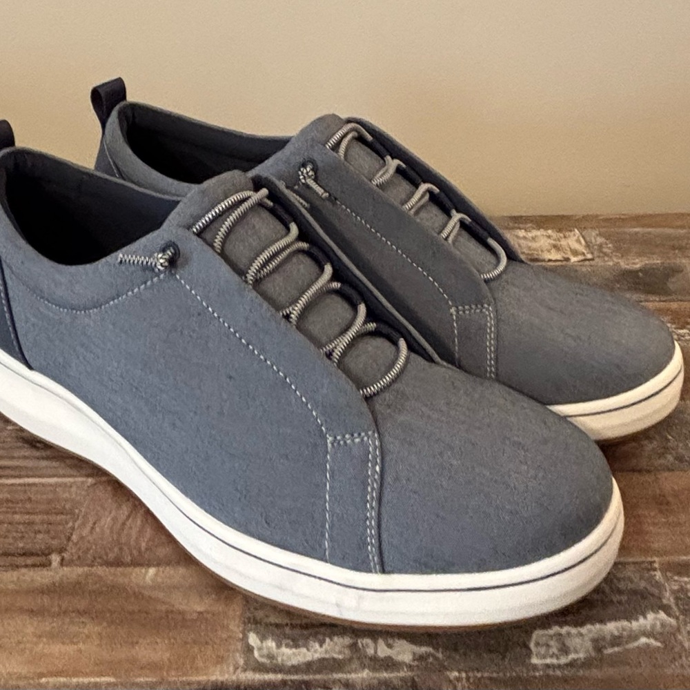 Clarks Cloudsteppers Bungee Sneakers Size 11